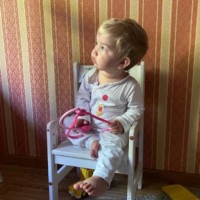 Что у вас там происходит? Кто это там чирикает за окном
